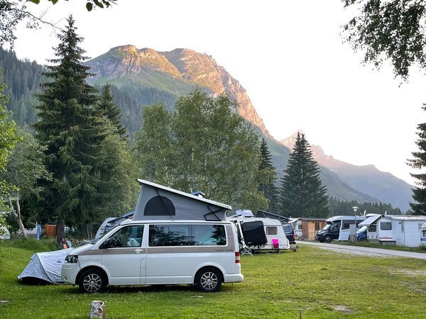 Vacances de rêve au camping 4 étoiles en bord de lac en dordogne