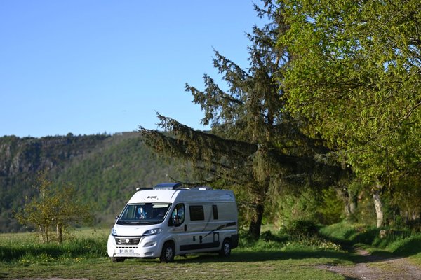 Notre sélection des campings des Hautes-Alpes avec piscine les plus luxueux
